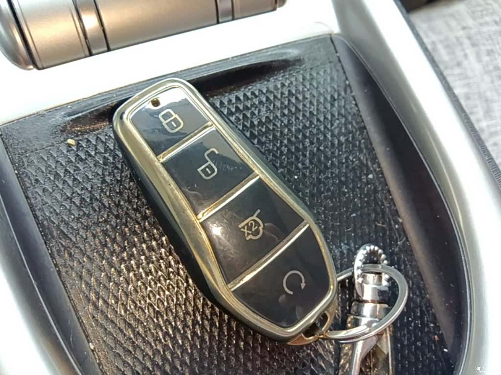 BYD Dolphin, 2022 9