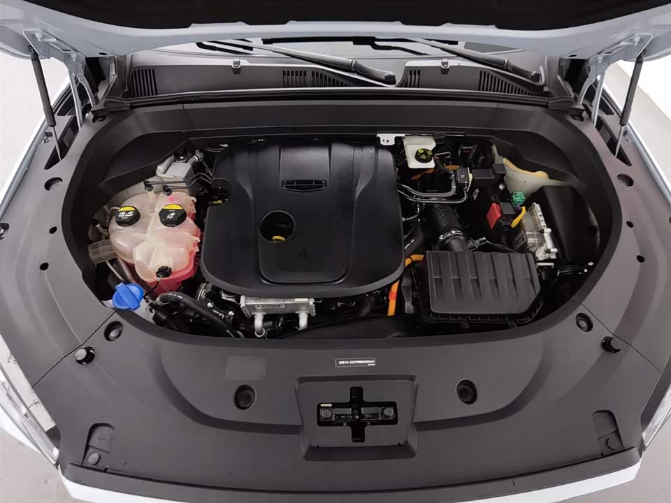 Geely Monjaro plug-in-hybrid