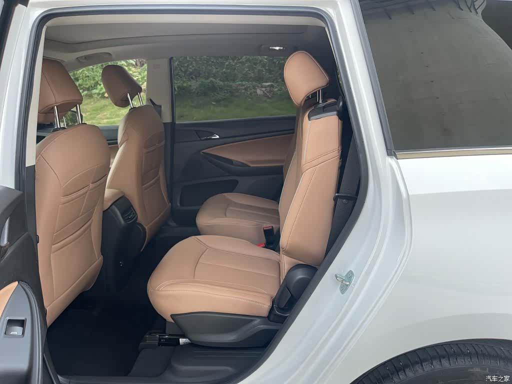 Buick GL6, 2021 12