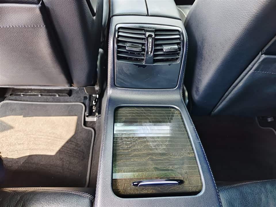 Mercedes-Benz CLS Mercedes-Benz CLS