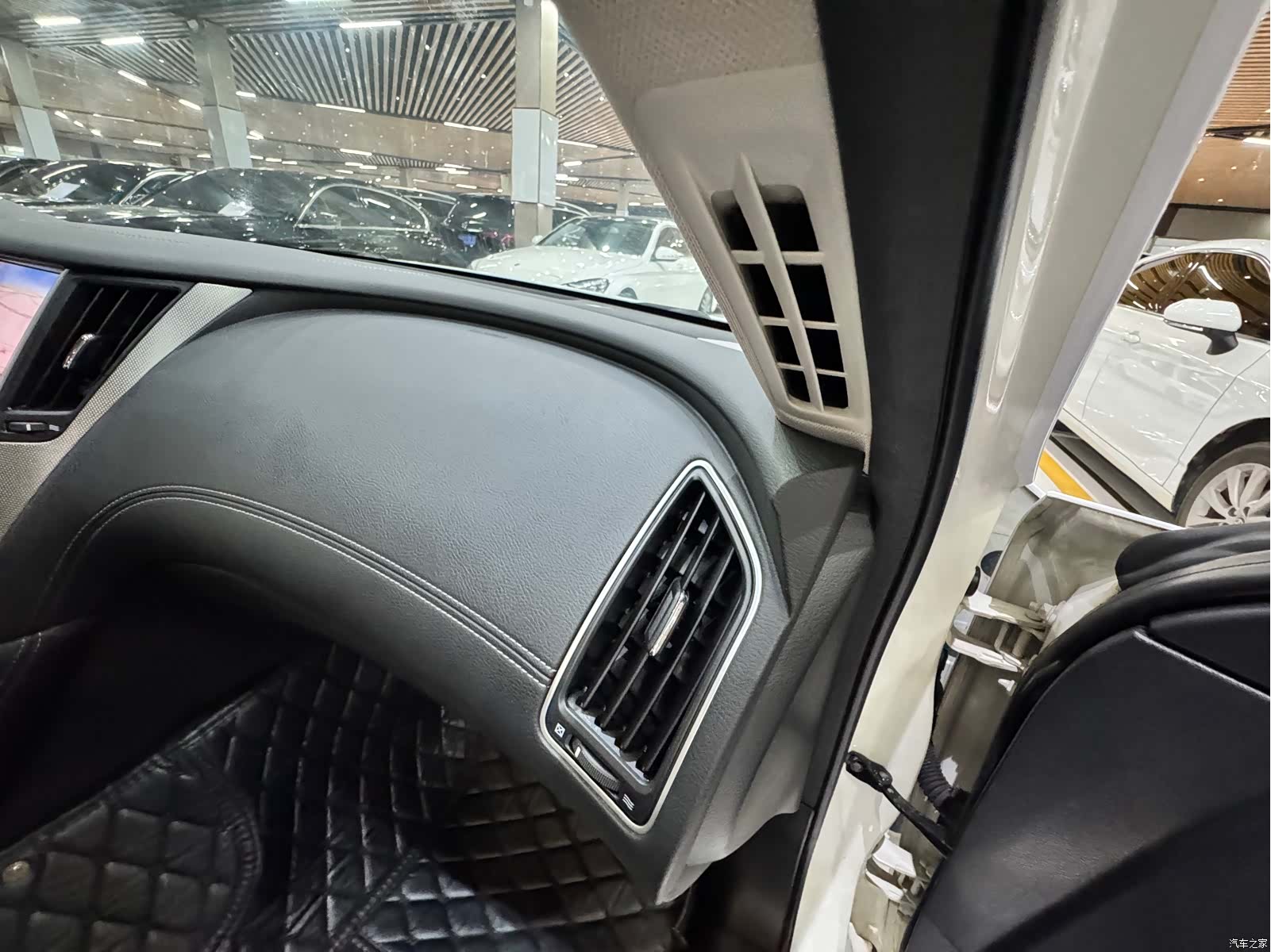 Infiniti Q50L, 2018 30