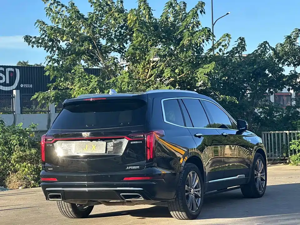 Cadillac XT6
