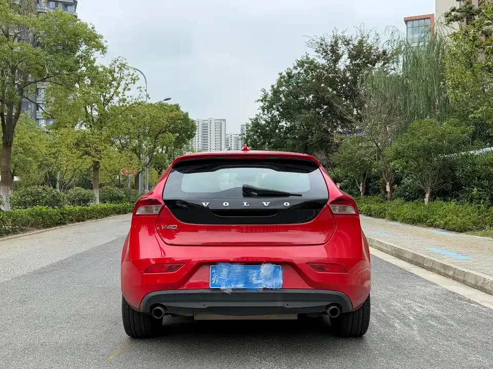 Volvo V40
