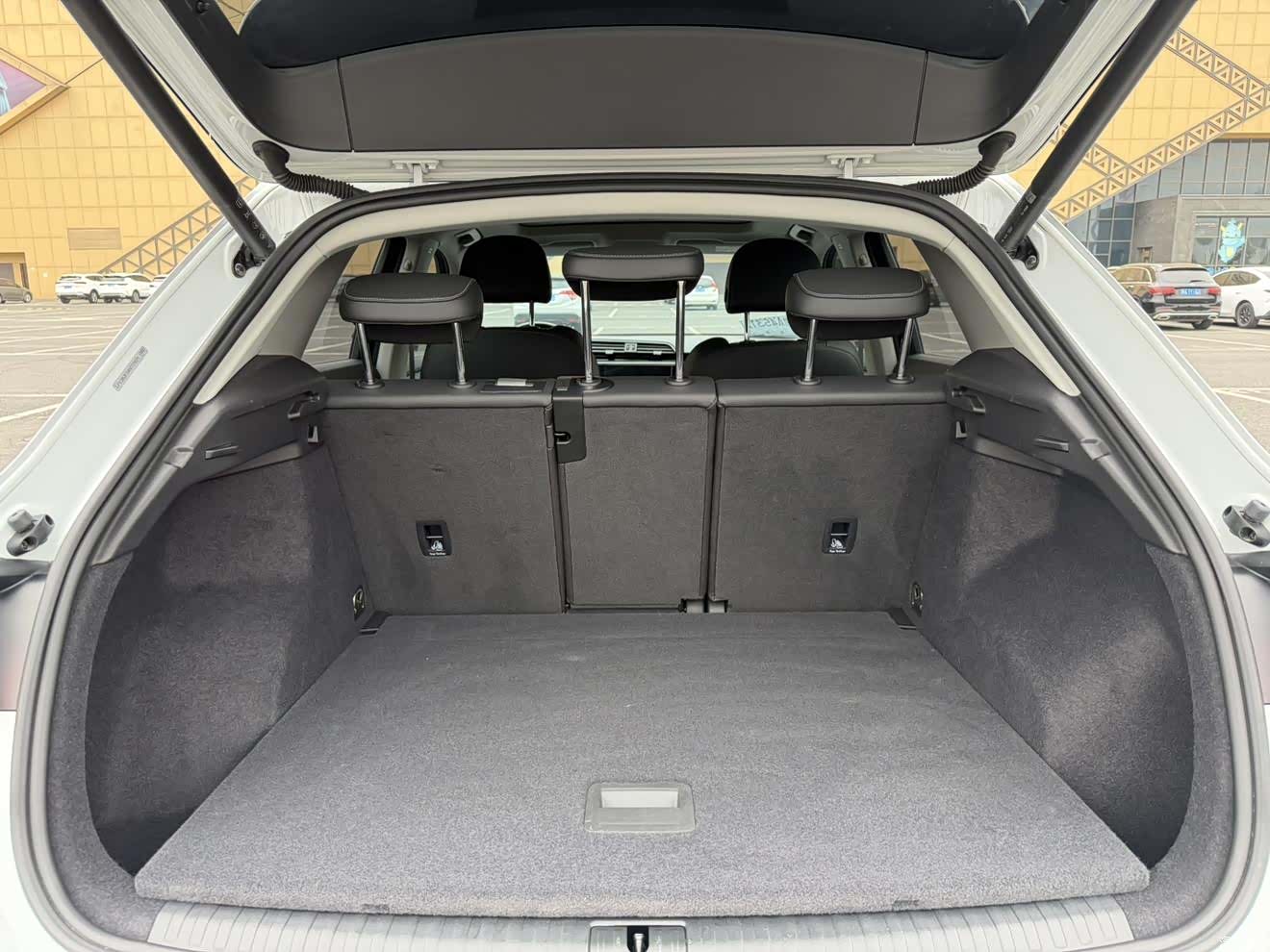 Audi Q3, 2022 8