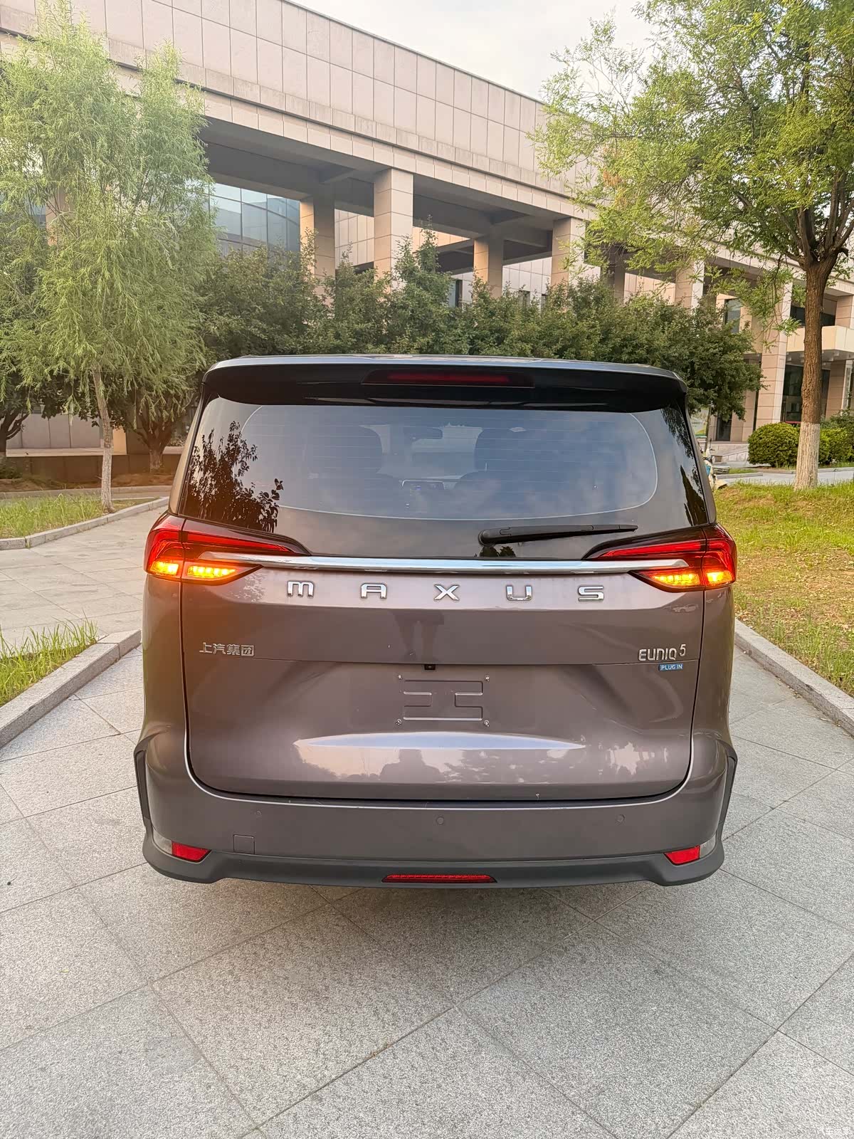 Maxus EUNIQ, 2021 6