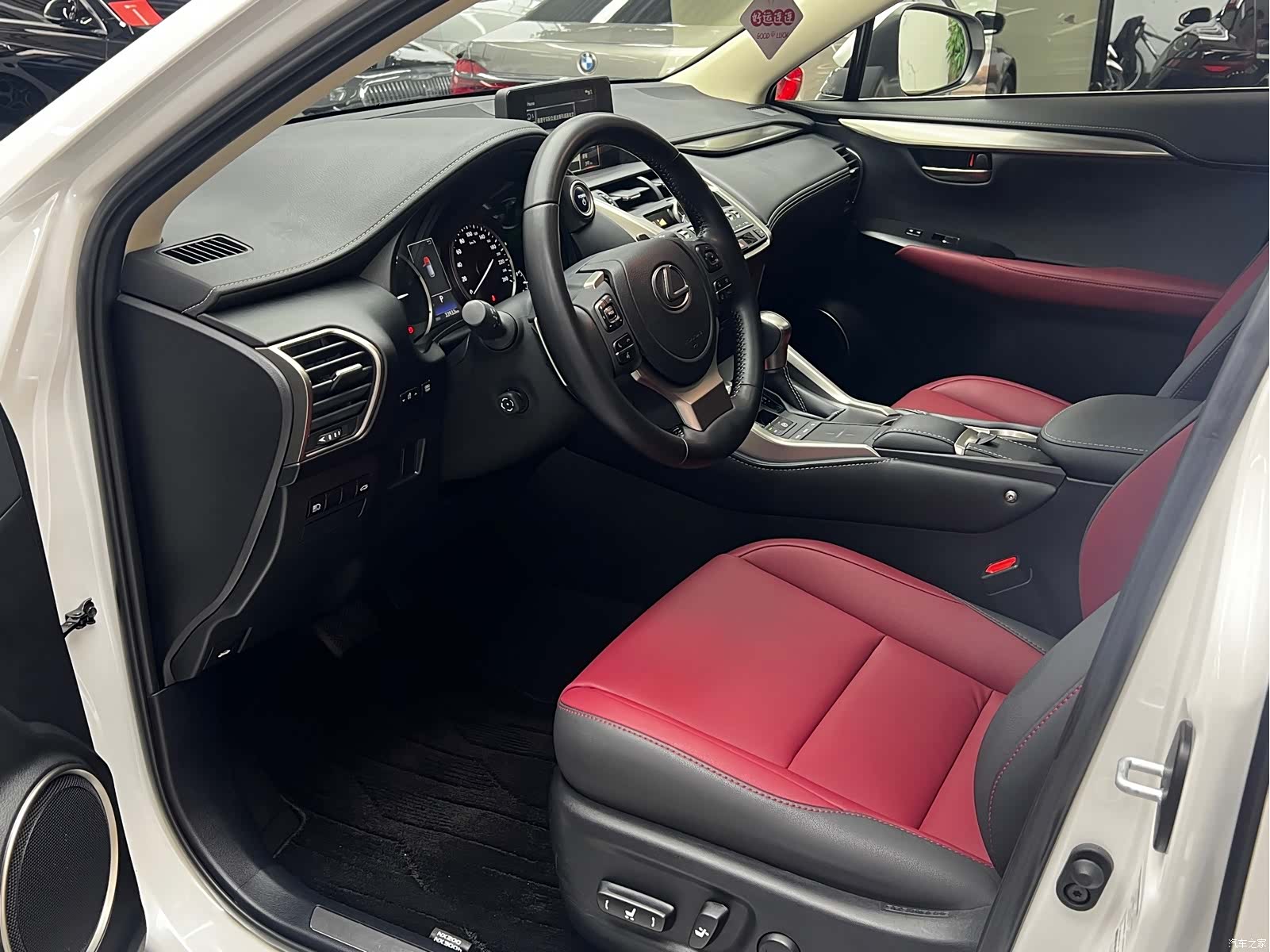 Lexus NX, 2021 13