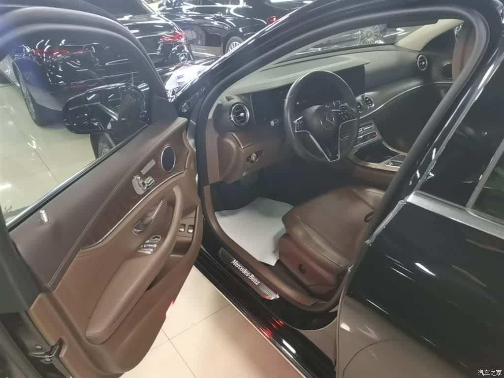 Mercedes-Benz E-Class, 2023 16