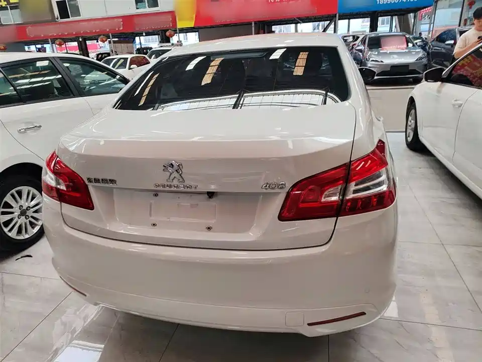 Peugeot 408