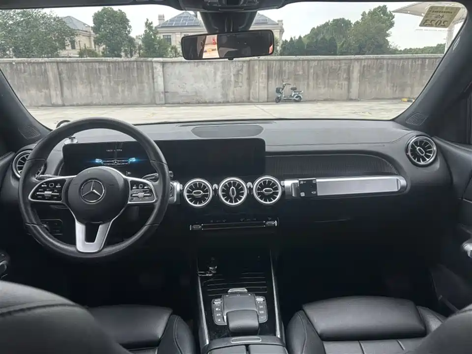Mercedes-Benz GLB Mercedes-Benz GLB