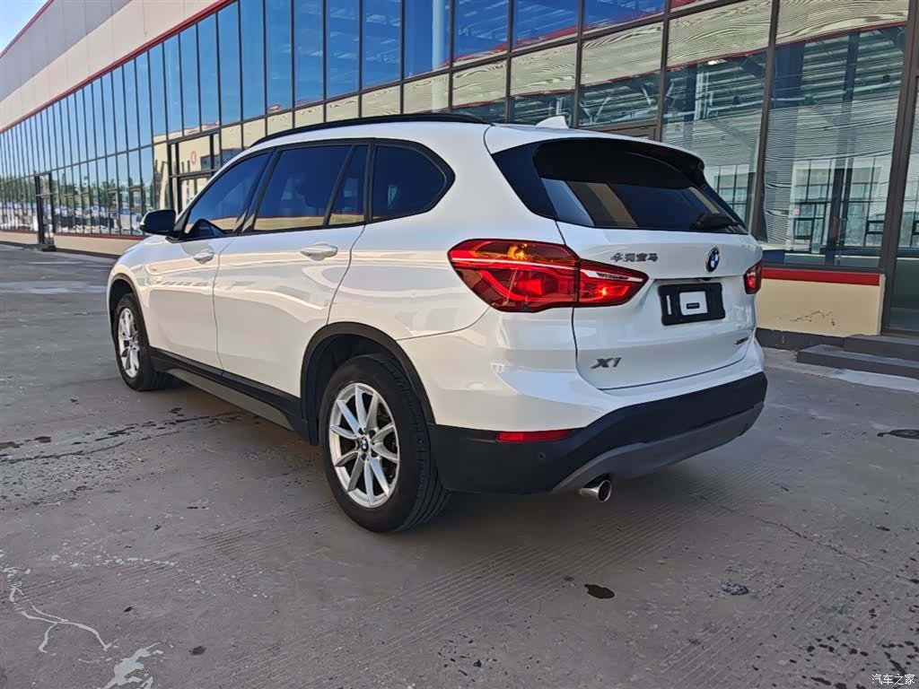 BMW X1, 2019 все фото