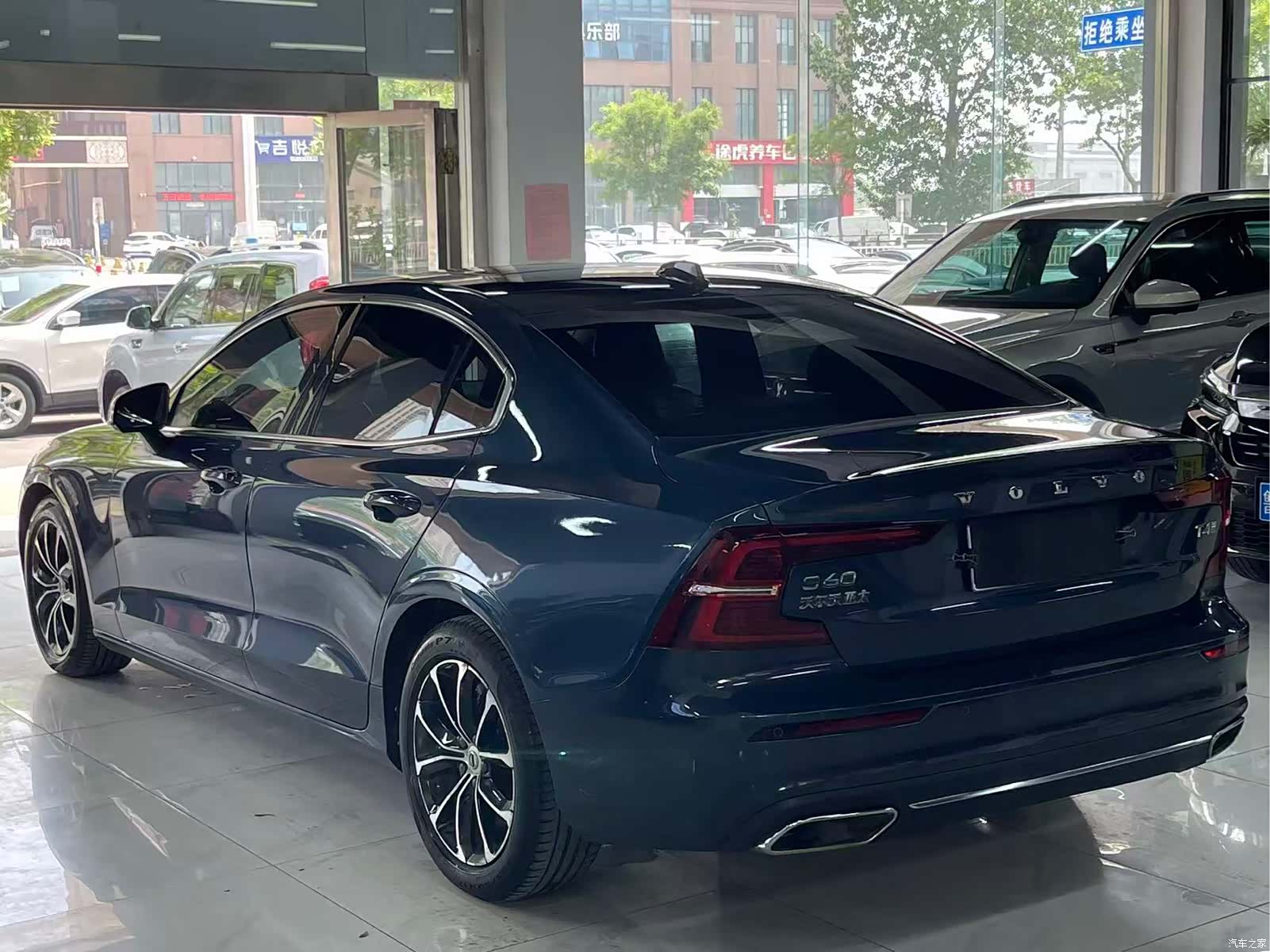 Volvo S60, 2020 все фото