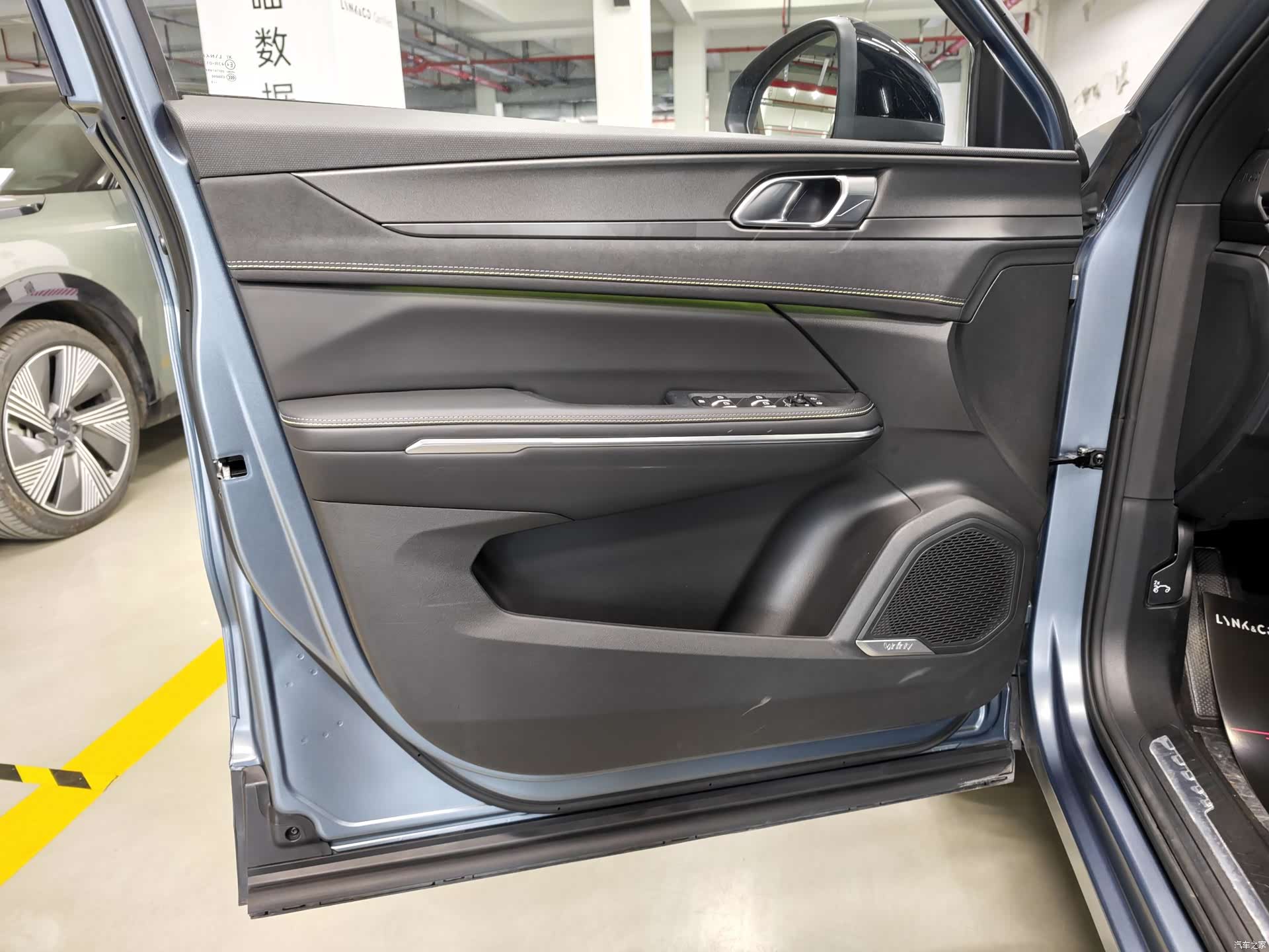 Lynk & Co 01, 2025 11
