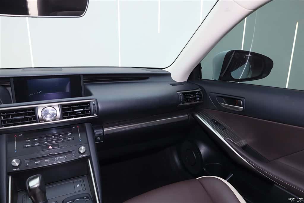 Lexus IS, 2017 22