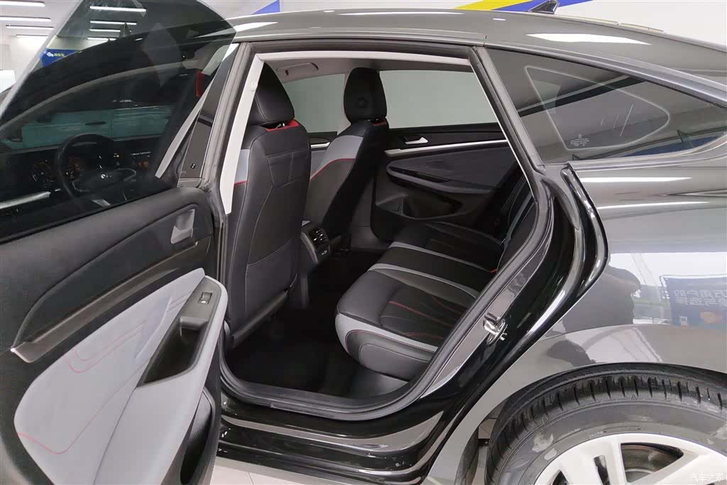 Volkswagen Lamando, 2022 11