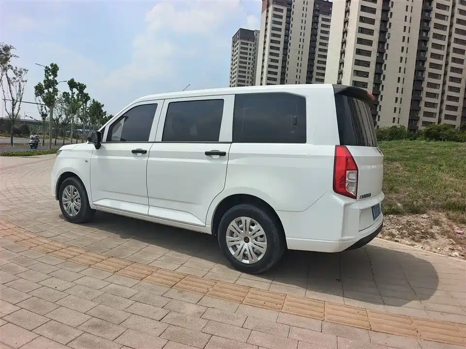 Wuling Wuling Hongguang PLUS