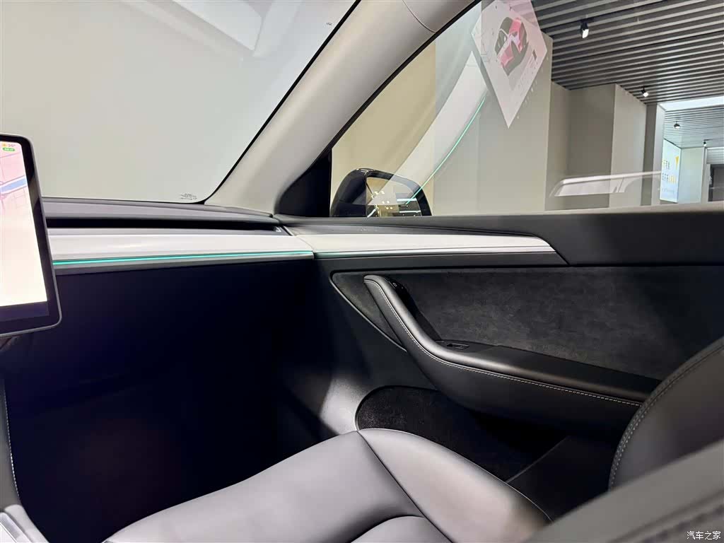 Tesla Model Y, 2025 22