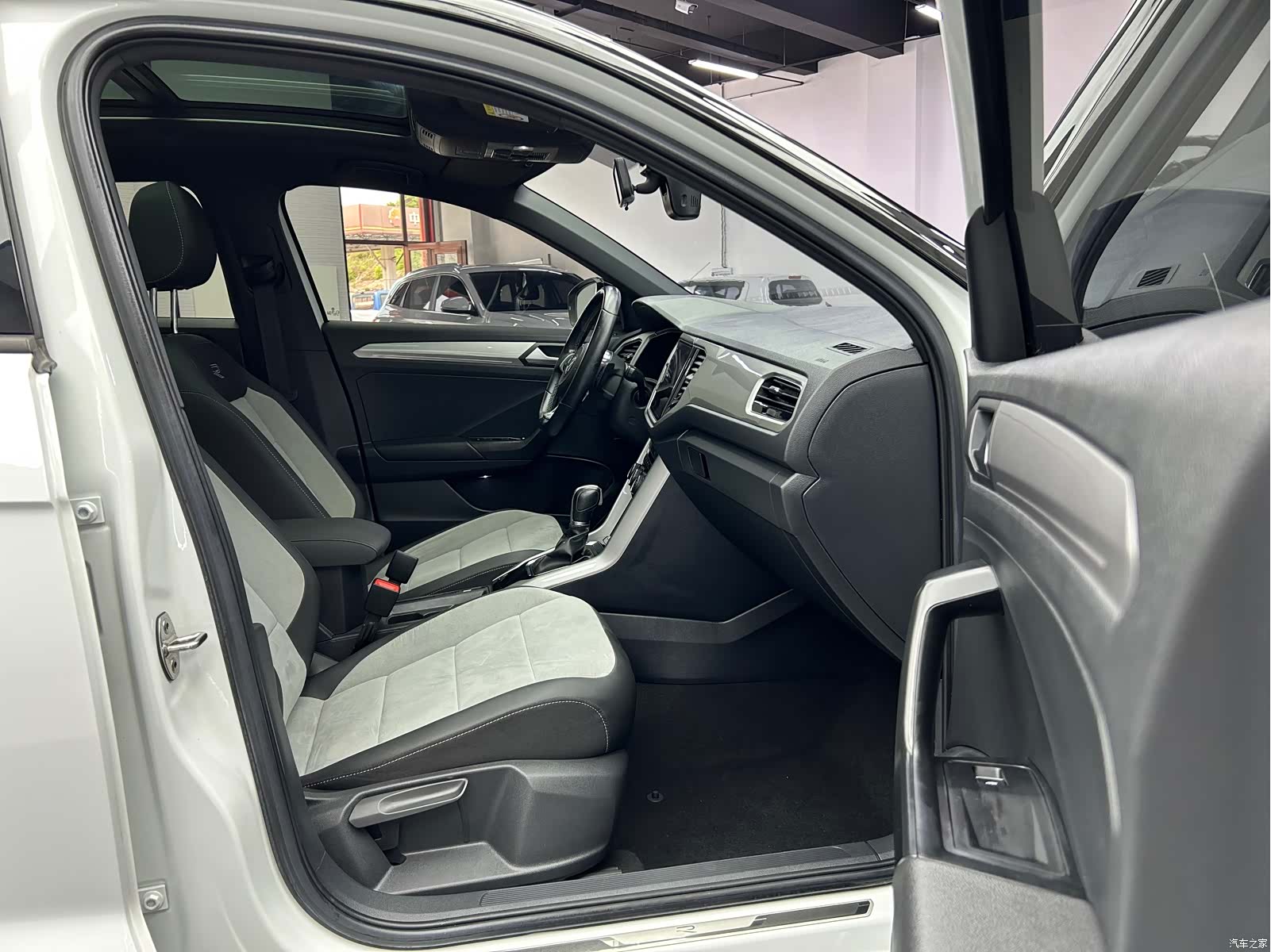 Volkswagen T-ROC, 2022 19