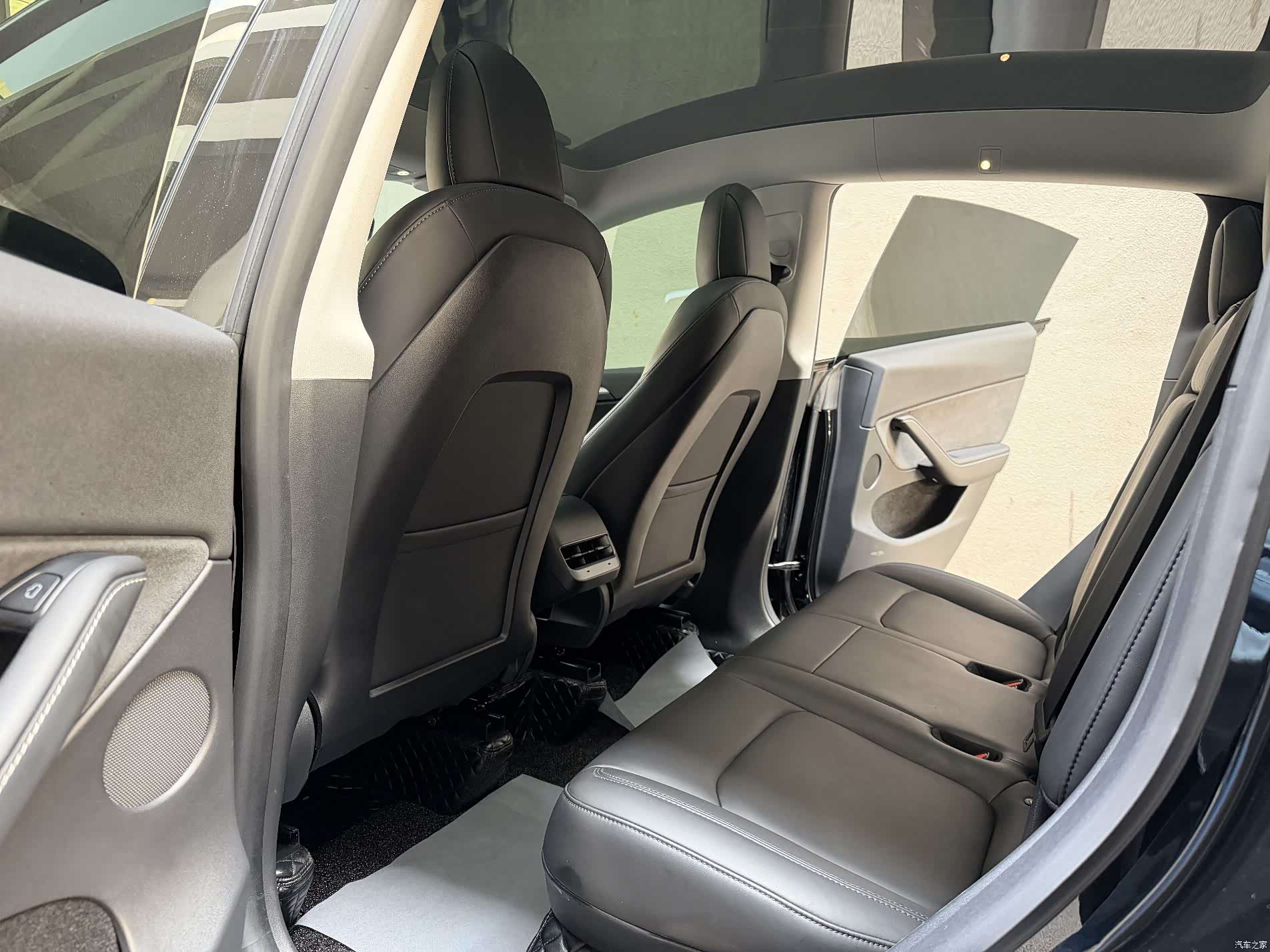 Tesla Model Y, 2021 15