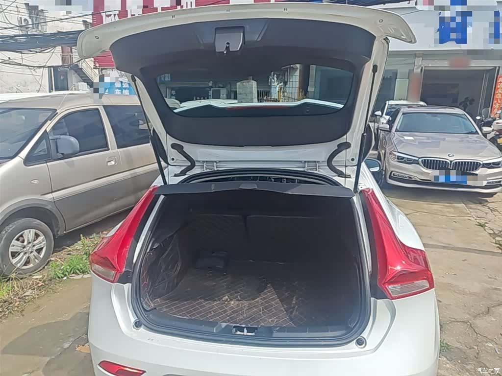 Volvo V40, 2015 19