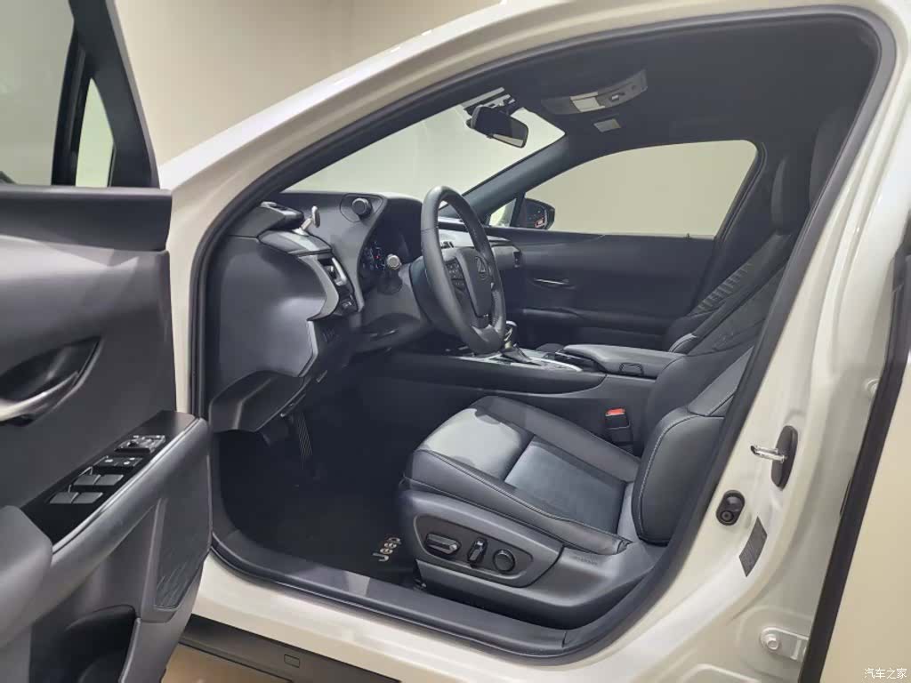 Lexus UX, 2020 22