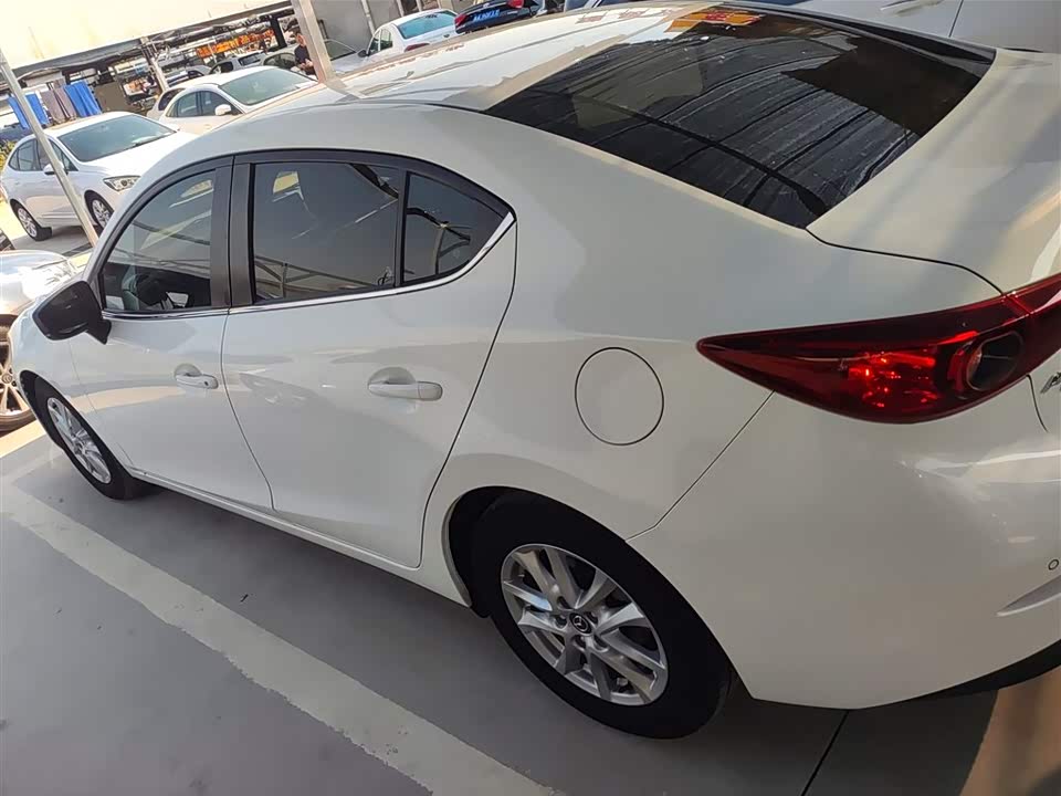 Mazda 3 Angkesaila