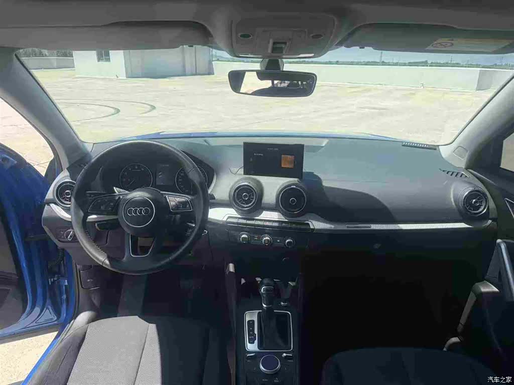 Audi Q2L, 2020 все фото
