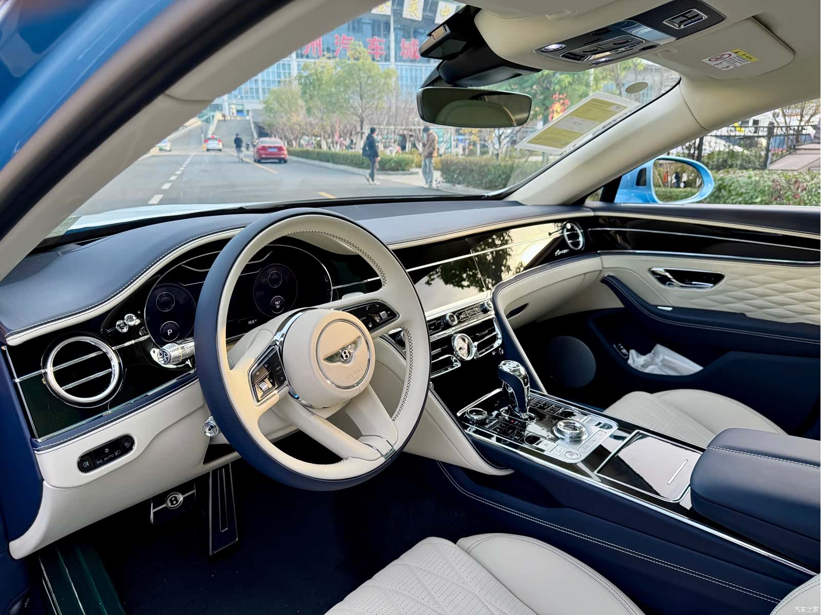 Bentley Flying Spur, 2024 все фото