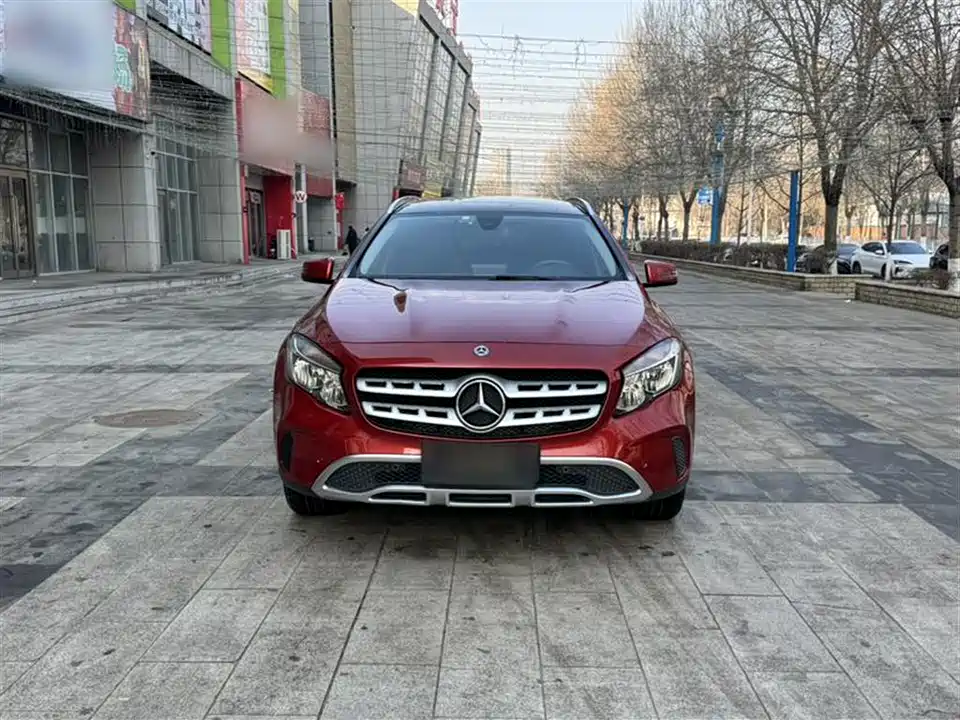 Mercedes-Benz GLA