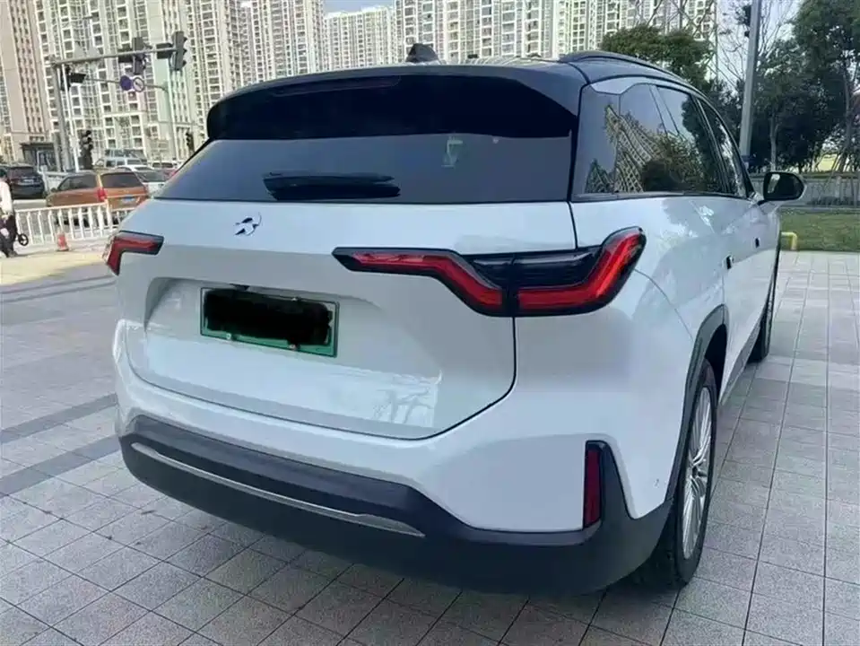 NIO ES6