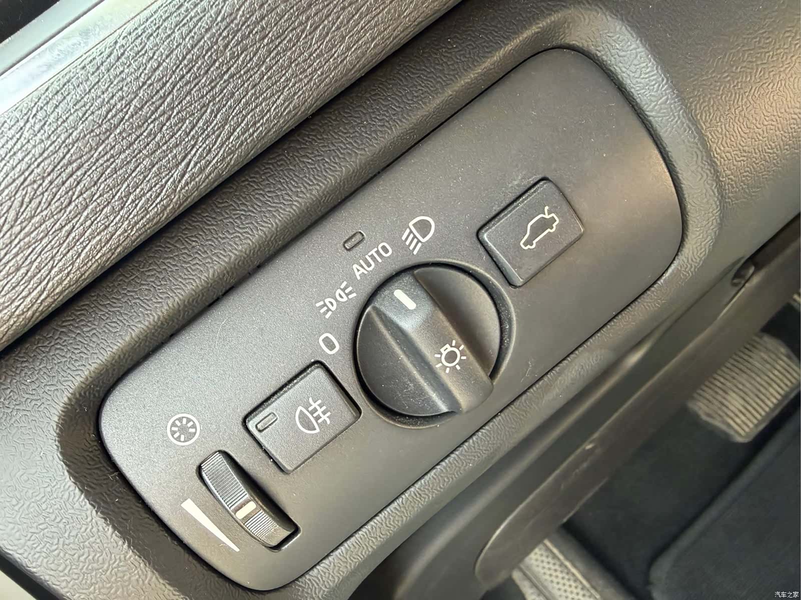 Volvo V40, 2015 14