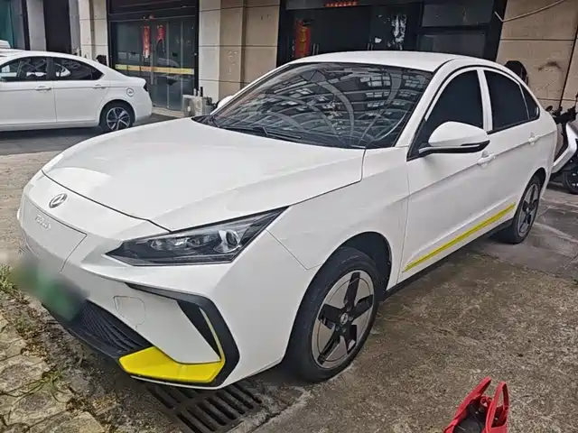 Dongfeng E70 2023 — купить из Китая под заказ