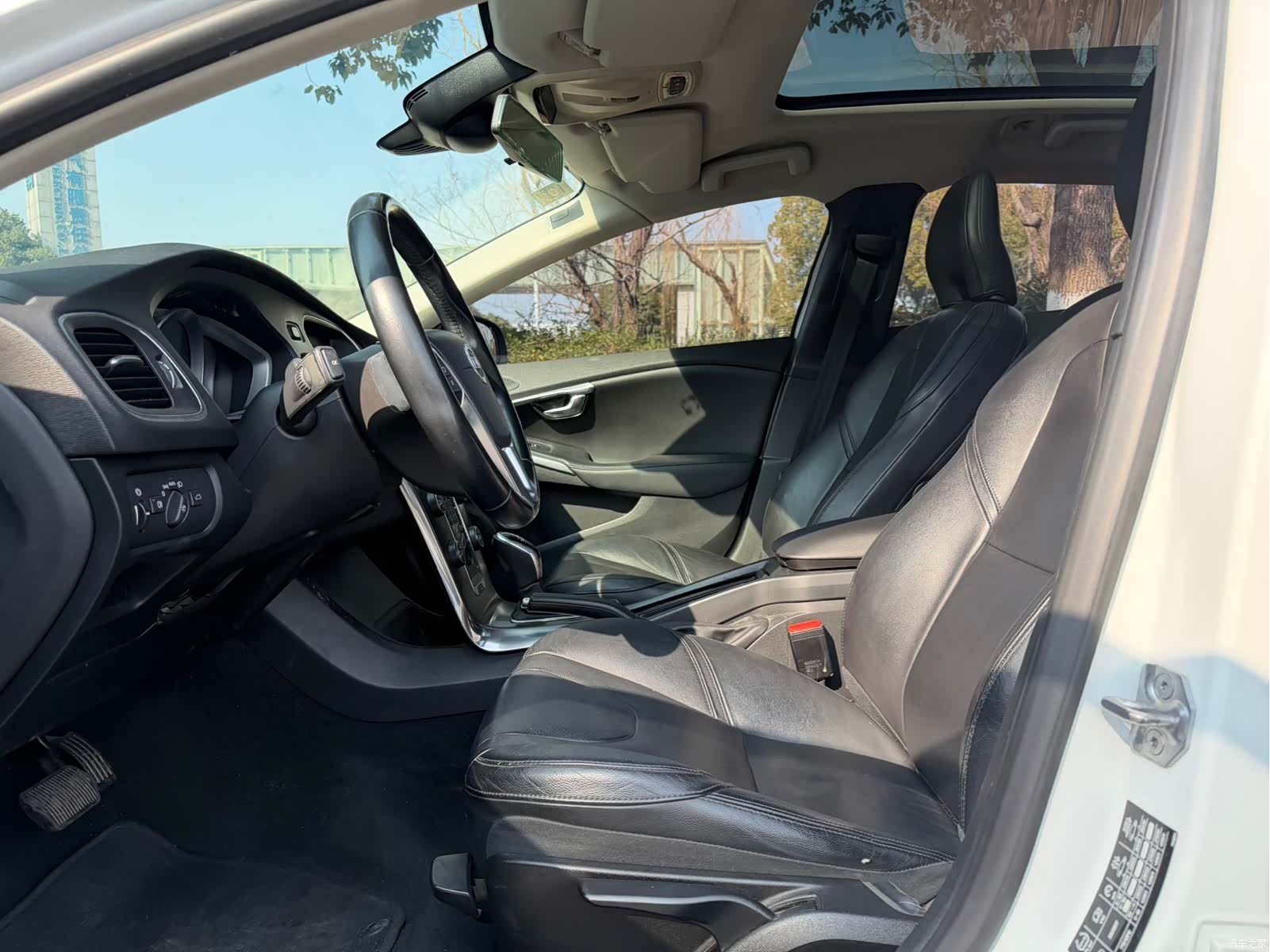 Volvo V40, 2015 8