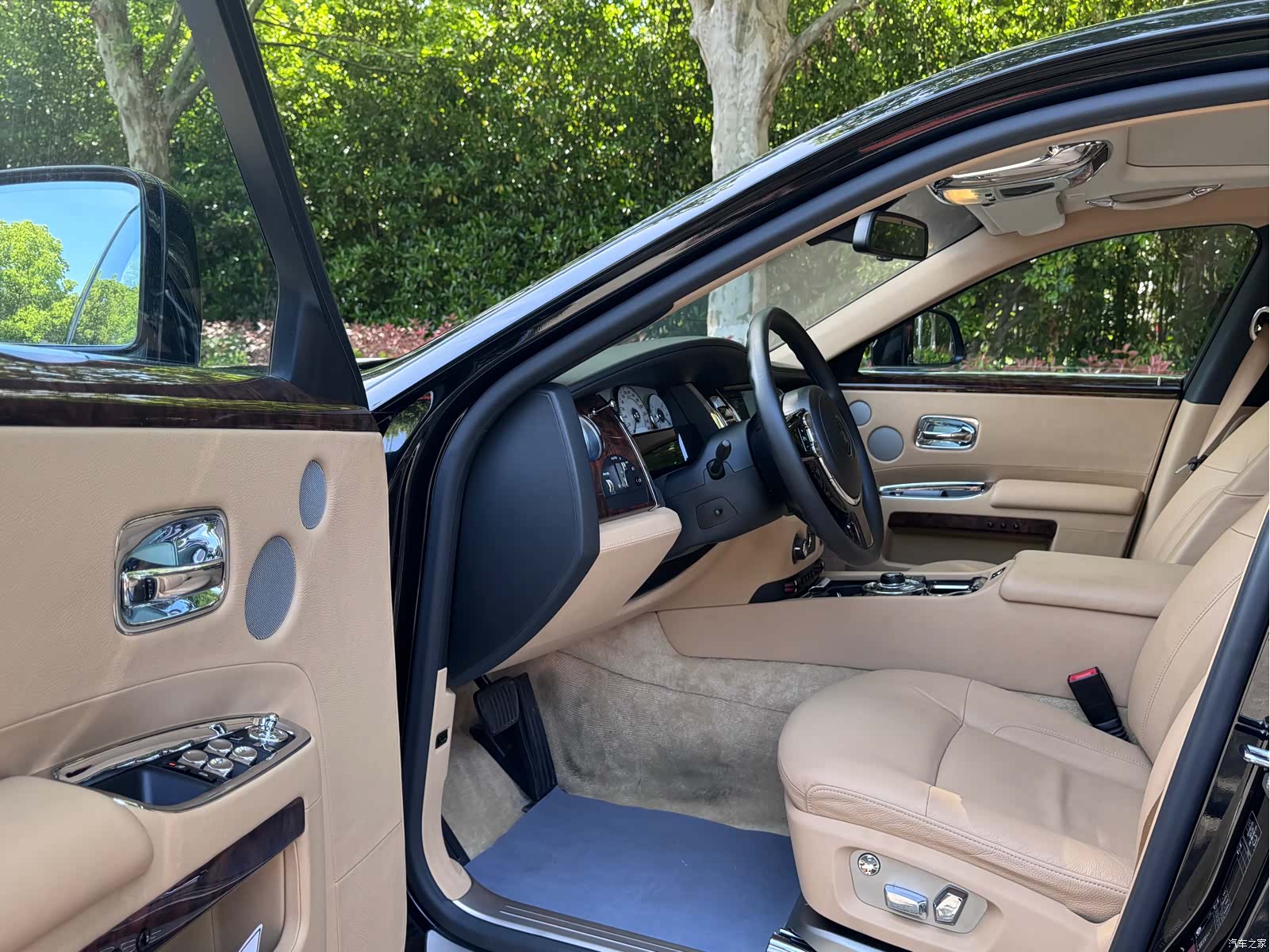 Rolls-Royce Ghost, 2012 9
