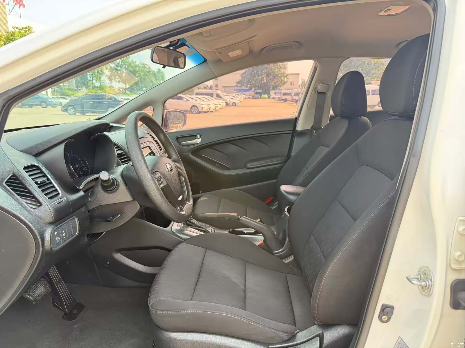 Kia K3, 2014 6