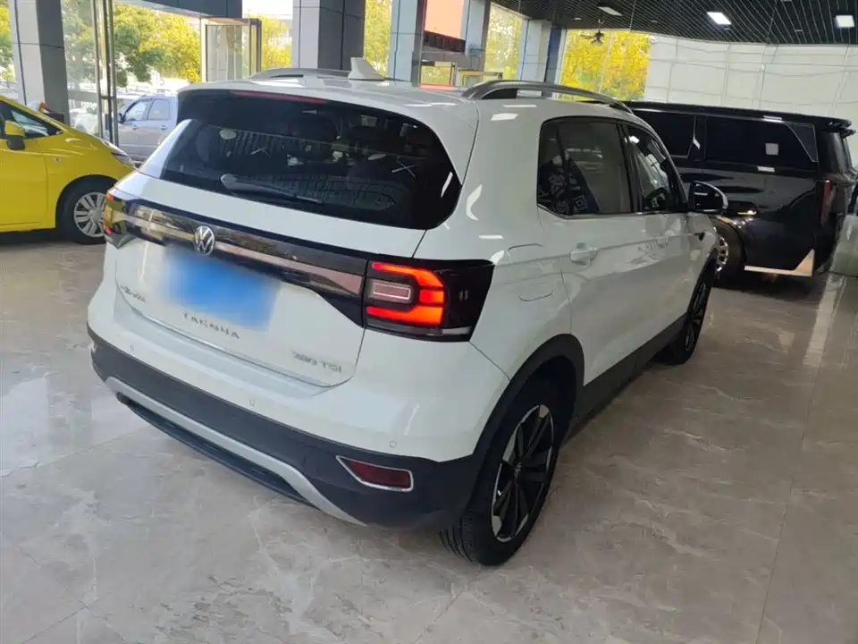 Volkswagen Exploring the shadow