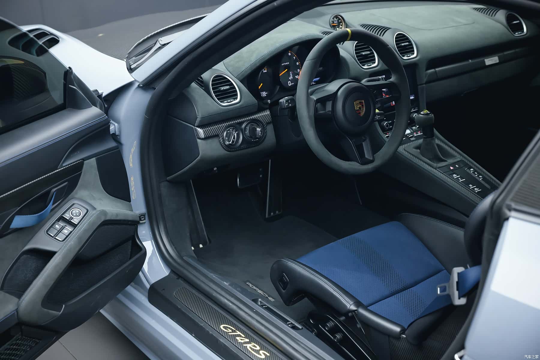 Porsche Cayman, 2023 8