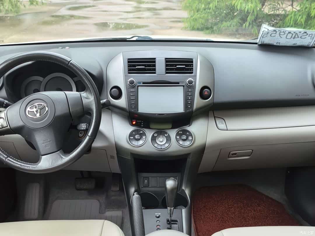 Toyota RAV4, 2011 9