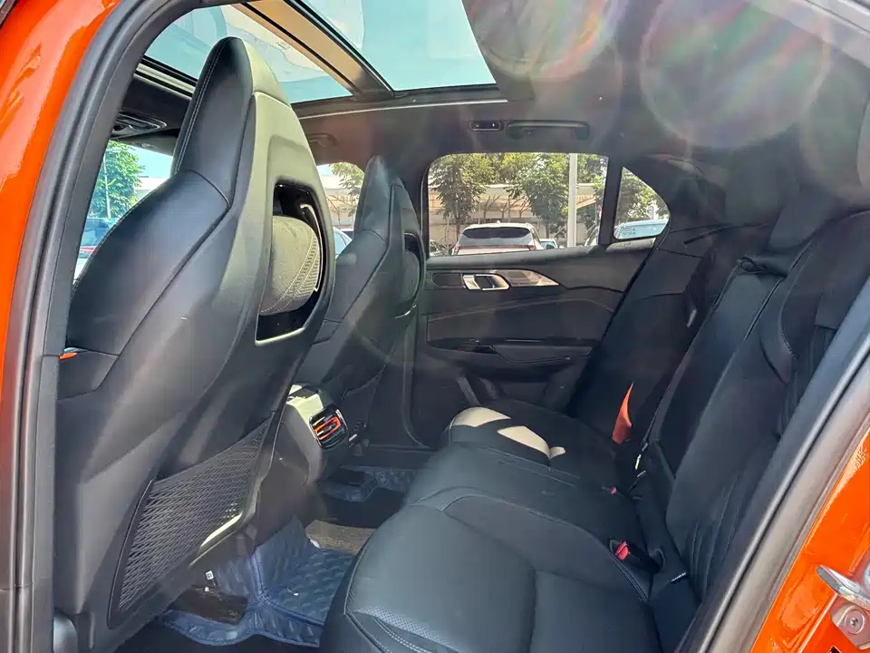 Lynk & Co 02 Hatchback