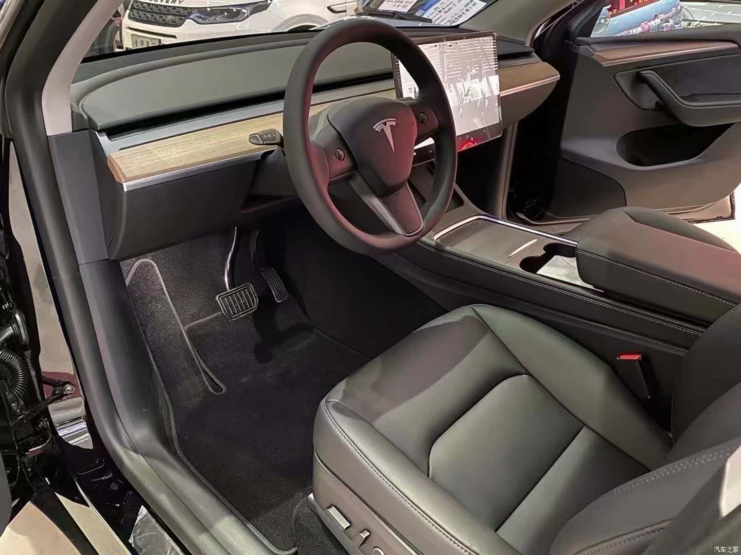 Tesla Model Y, 2023 6