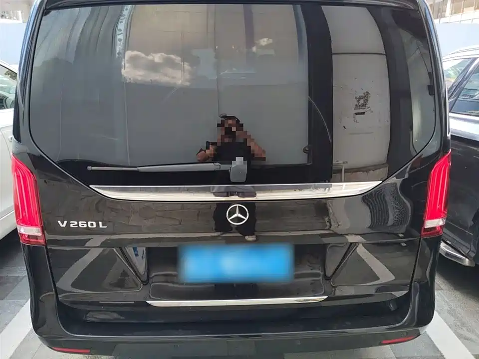 Mercedes-Benz V-class