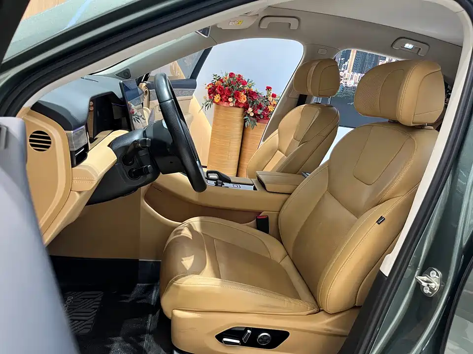 AITO Ask the world M5