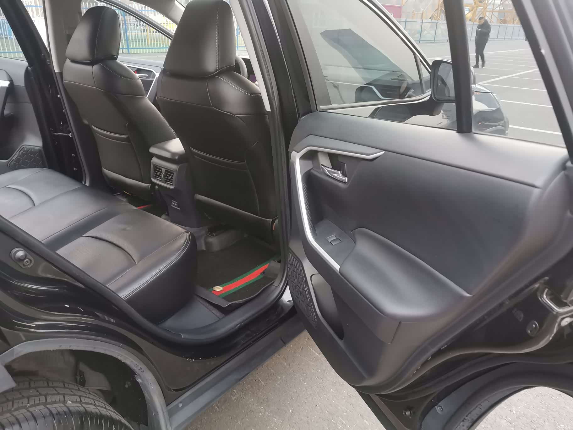 Toyota RAV4, 2022 11