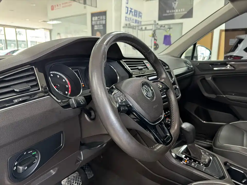 Volkswagen Tiguan L