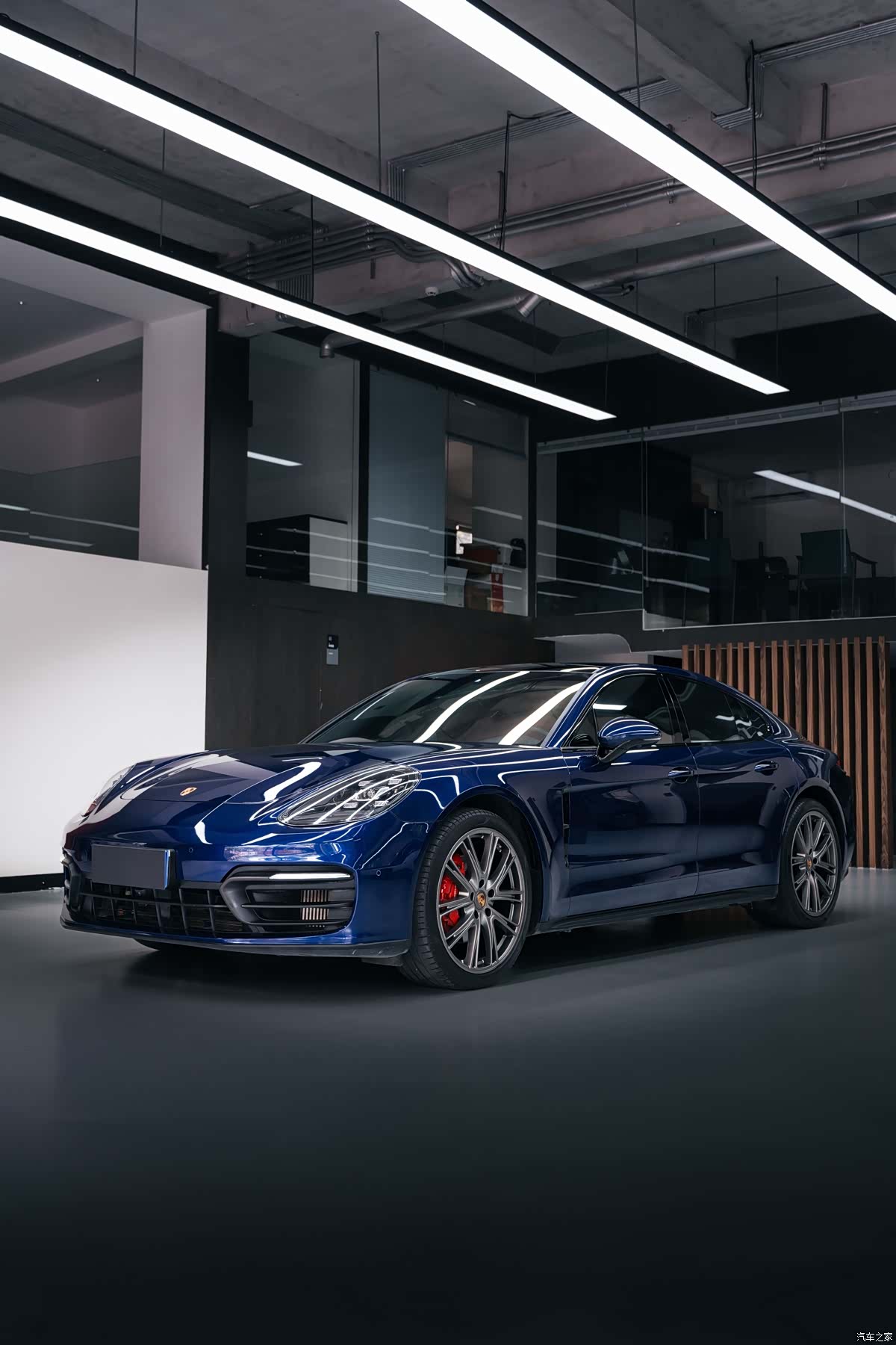 Porsche Panamera, 2022 1