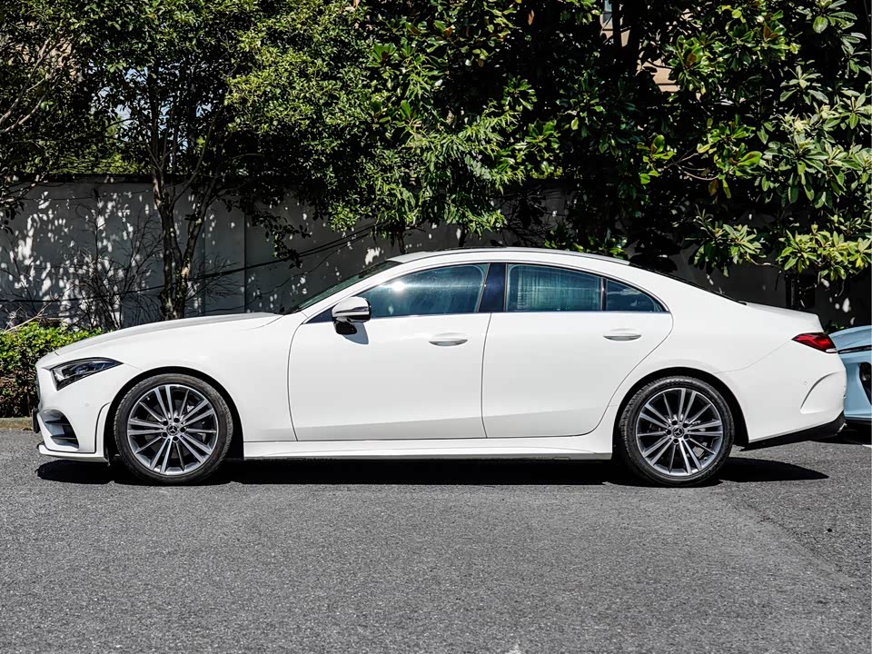 Mercedes-Benz CLS Mercedes-Benz CLS