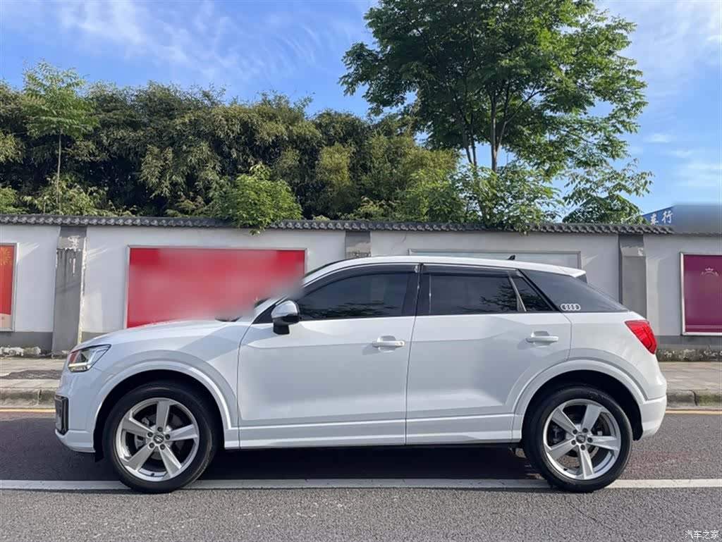 Audi Q2L, 2021 8