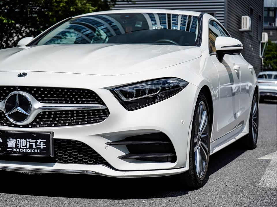 Mercedes-Benz CLS Mercedes-Benz CLS