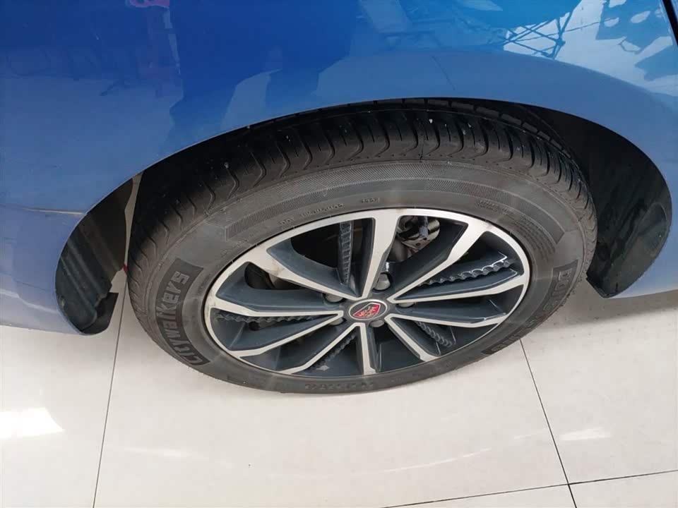 Roewe i5