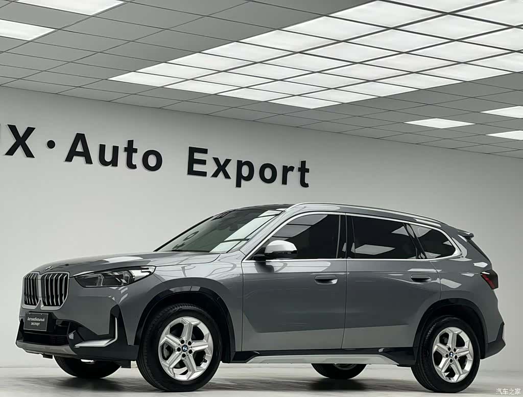 BMW X1, 2023 все фото