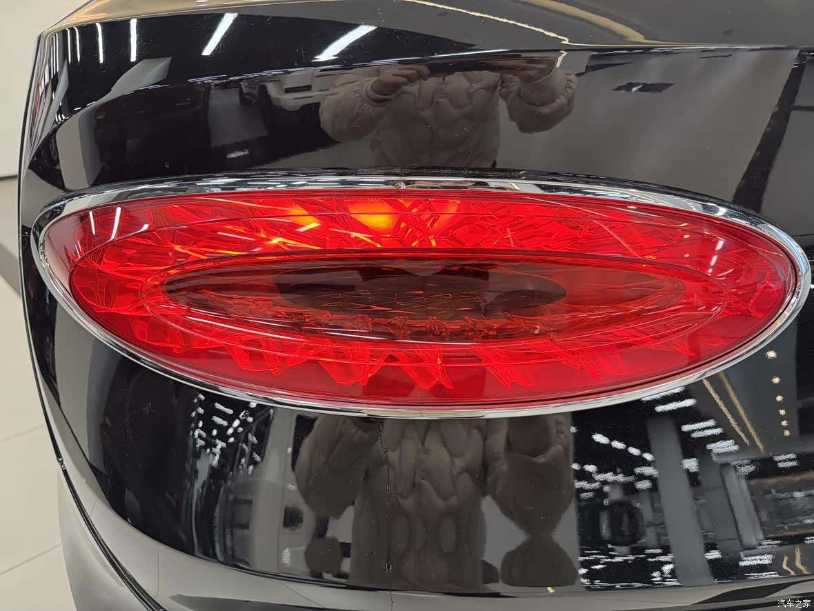 Bentley Bentayga, 2022 28